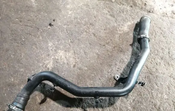 Audi Q7 4L Air intake hose/pipe 7L6145795S 7L6145770M