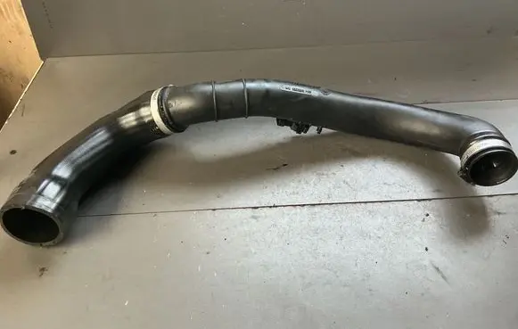 Intercooler hose/pipe