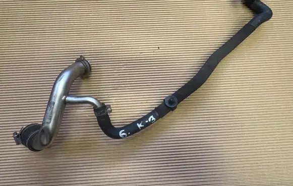 BMW 5 E60 E61 Engine coolant pipe/hose 3016411 250909