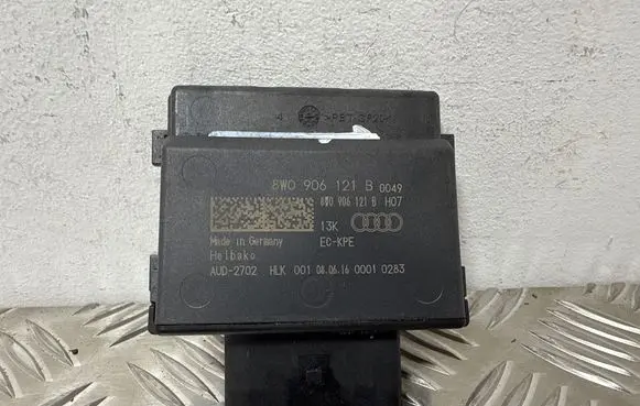 Audi A4 S4 B9 Fuel injection pump control unit/module 8W0906121B AUD2702