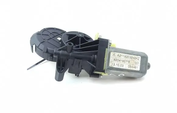 Mercedes-Benz E W211 Seat adjustment motor A2118203242 0390201940