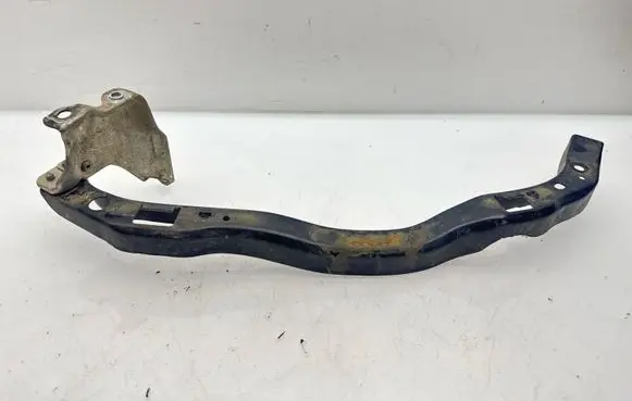 Subaru Legacy Headlight/headlamp mounting bracket 
