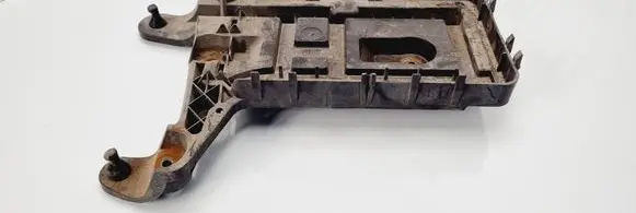 Volkswagen Golf V Battery tray 1K0915333C