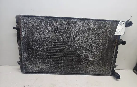 Volkswagen Golf IV Coolant radiator 1J0121253Q