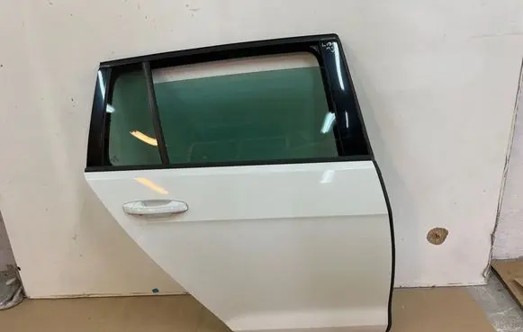Volkswagen Golf VII Rear door