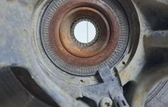 Citroen Berlingo Front wheel hub