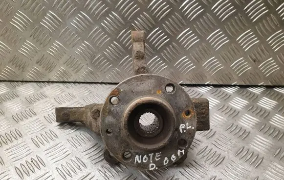 Nissan Note (E11) Front wheel hub