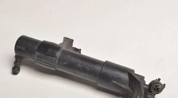Volkswagen Golf V Headlight washer pump 