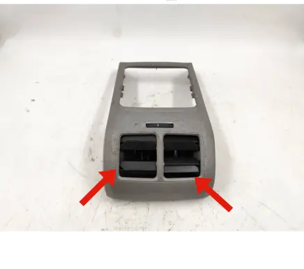 Volkswagen Jetta V Rear air vent grill 1K5863289A