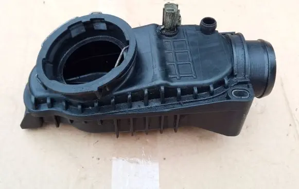 Jaguar XF Air intake duct part 4R8Q6K770AE C2C39881
