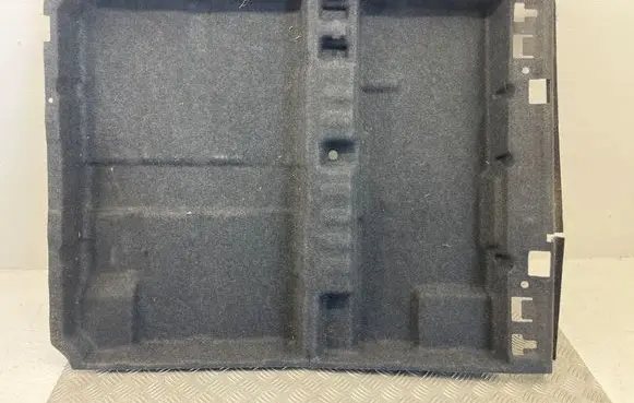 Trunk/boot floor carpet liner