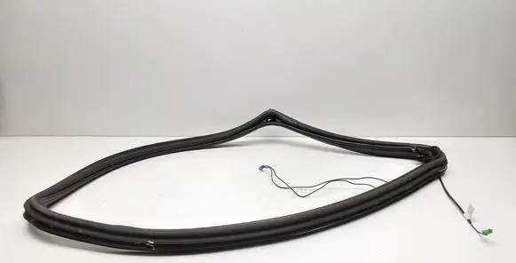 Mercedes-Benz R W251 Rear side glass trim A2516702339 A2517680124