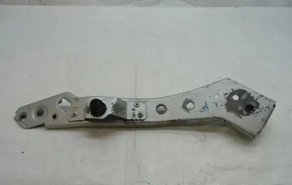 Renault Megane III Fender mounting bracket 6251306D