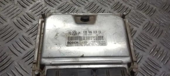 Audi A4 S4 B5 8D Engine control unit/module 038906019er 0281010704
