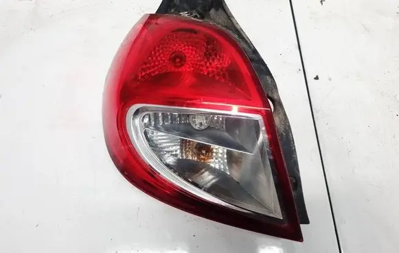 Renault Clio III Rear/tail lights 8200776048