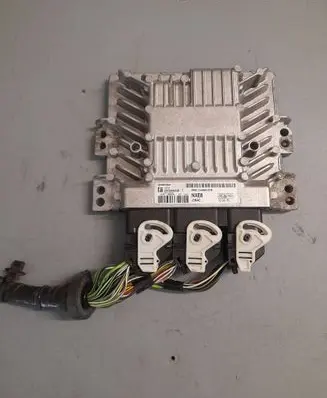 Ford C-MAX I Engine control unit/module 8M5112A650AYB 5WS40833BT