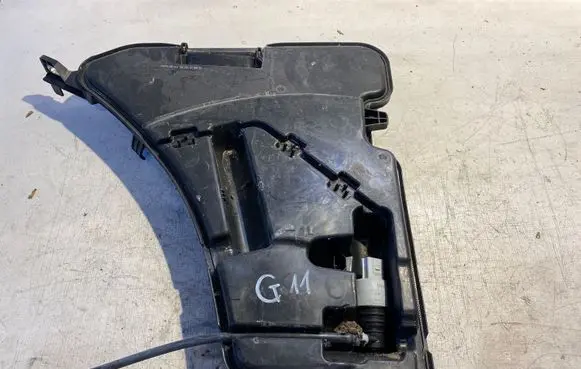 BMW 7 G11 G12 Windshield washer fluid reservoir/tank 737703507