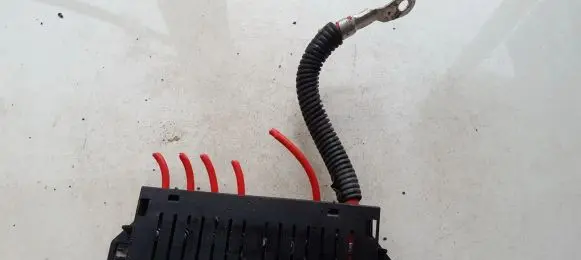 Positive cable (battery)