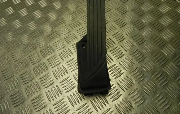 Alfa Romeo Giulia Accelerator throttle pedal 00505495390 T3984
