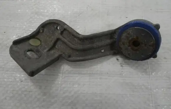 Radiator mount bracket
