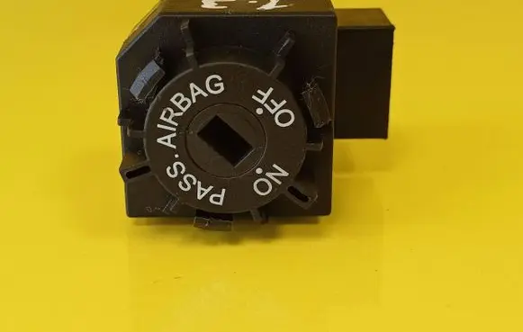 Mitsubishi Colt Passenger airbag on/off switch A4548206210 8610A068