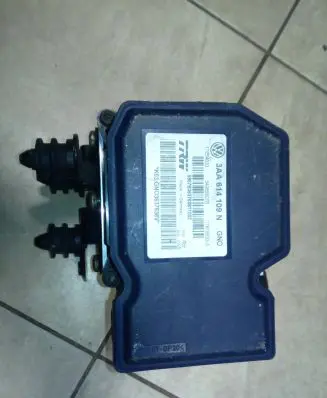 Volkswagen PASSAT B7 ABS Pump 3AA614109N NE52191