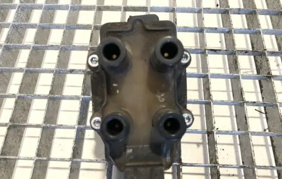 High voltage ignition coil