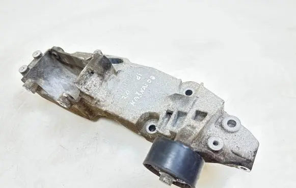 Nissan Qashqai Engine mounting bracket 8200527320