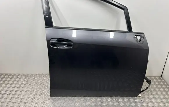 Toyota Verso Front door