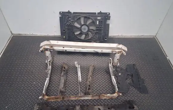 Toyota Avensis T270 Radiator support slam panel WZMOCNIENIE
