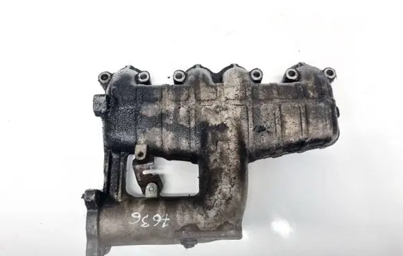 Volkswagen Golf IV Intake manifold 038129713J