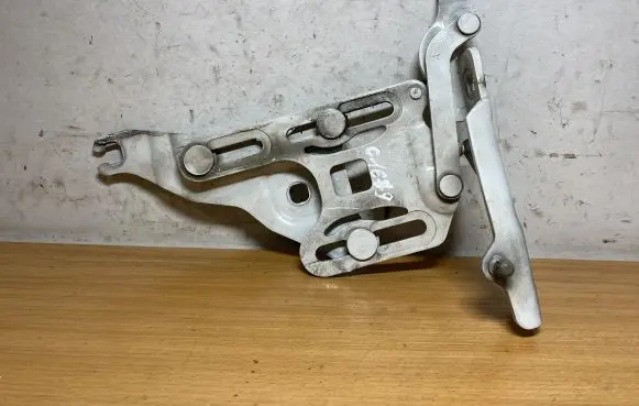 BMW X5 E70 Engine bonnet/hood hinges 7148347 C1679