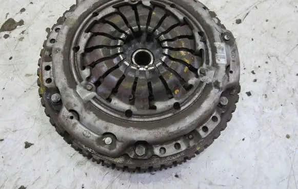 Nissan Note (E12) Clutch set kit GMAUTO4574097