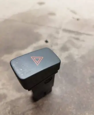 Hyundai Santa Fe Hazard light switch 864W0140