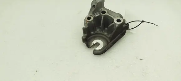 Peugeot RCZ Engine mounting bracket 9682417480