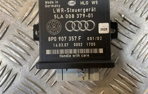 Audi A4 S4 B7 8E 8H Light module LCM 5LA00837901 8P0907357F 00021705