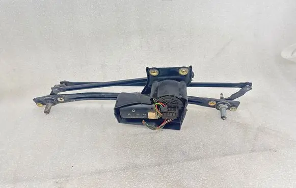 Front wiper linkage and motor