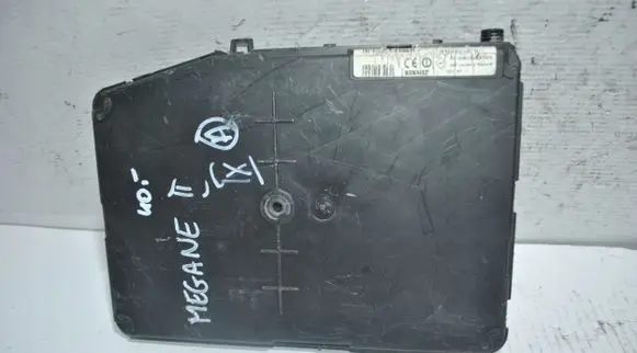 Renault Laguna II Fuse box set 8200525383