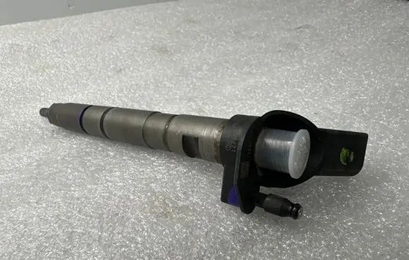 Audi Q7 4L Fuel injector 059130277AB 0445115037