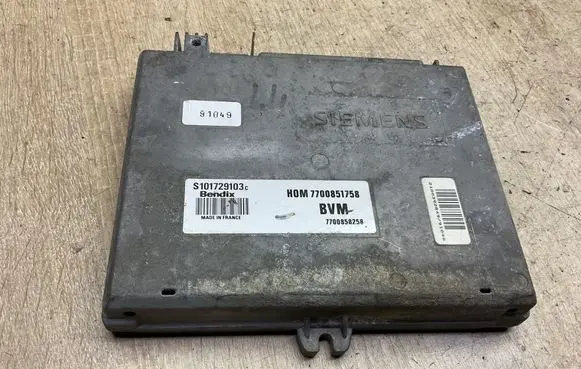 Renault Clio II Engine control unit/module S101729103c 7700858258