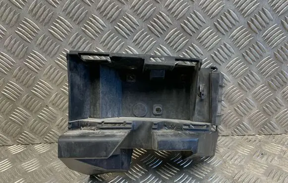 Volvo XC90 Rear bumper mounting bracket 30678278