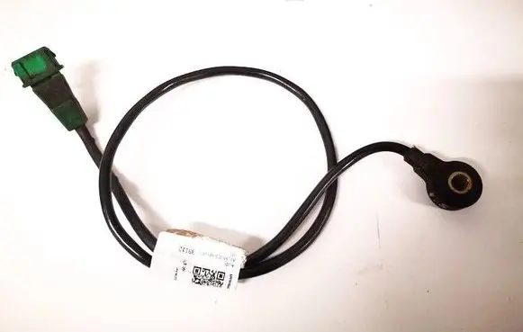 Volkswagen PASSAT B5 Detonation knock sensor 054905377H