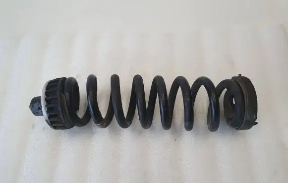 BMW 3 G20 G21 Rear coil spring 6875395 6875394