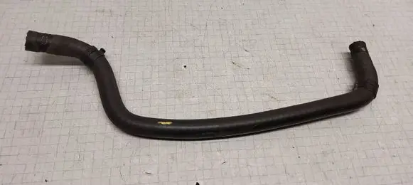 Volkswagen PASSAT B5.5 Engine coolant pipe/hose