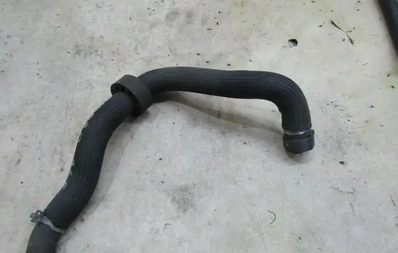 Opel Vivaro Engine coolant pipe/hose 217416968R
