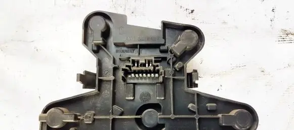 Renault Megane I Tail light bulb cover holder