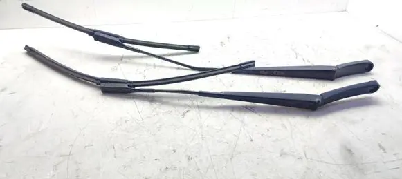 Skoda Octavia Mk3 (5E) Front wiper blade arm 178205