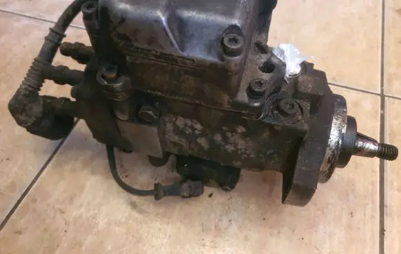 BMW 5 E39 Fuel injection high pressure pump 2244966 0460406994