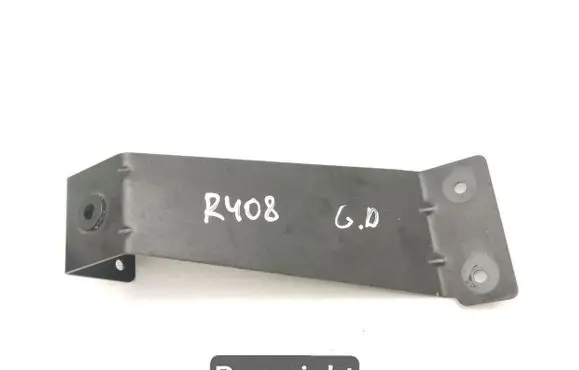 Fender mounting bracket
