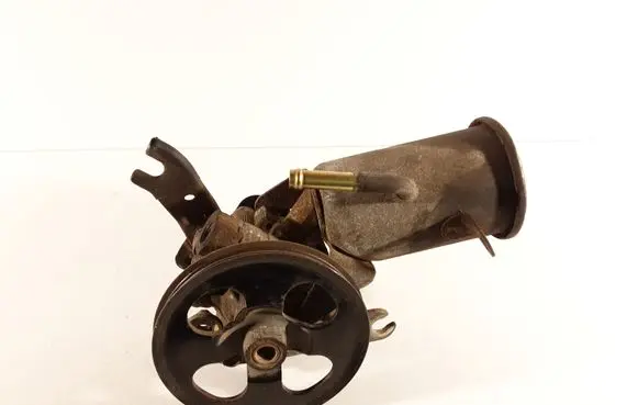 Toyota Yaris Power steering pump
